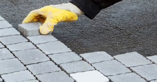 Укладка брусчатки в Ельце - цена от 821 руб. за м2 | ТротуарнаяПлитка